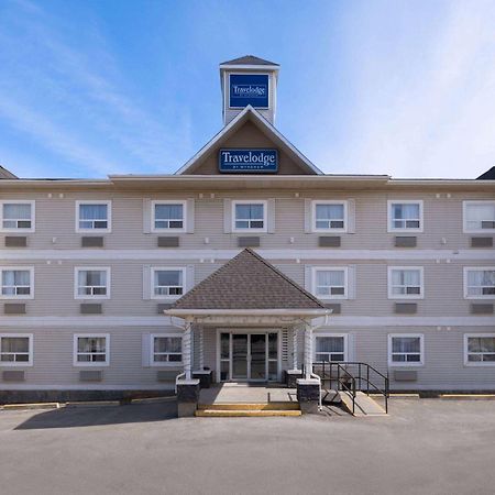 Travelodge By Wyndham Форт Мак-Муррей Экстерьер фото